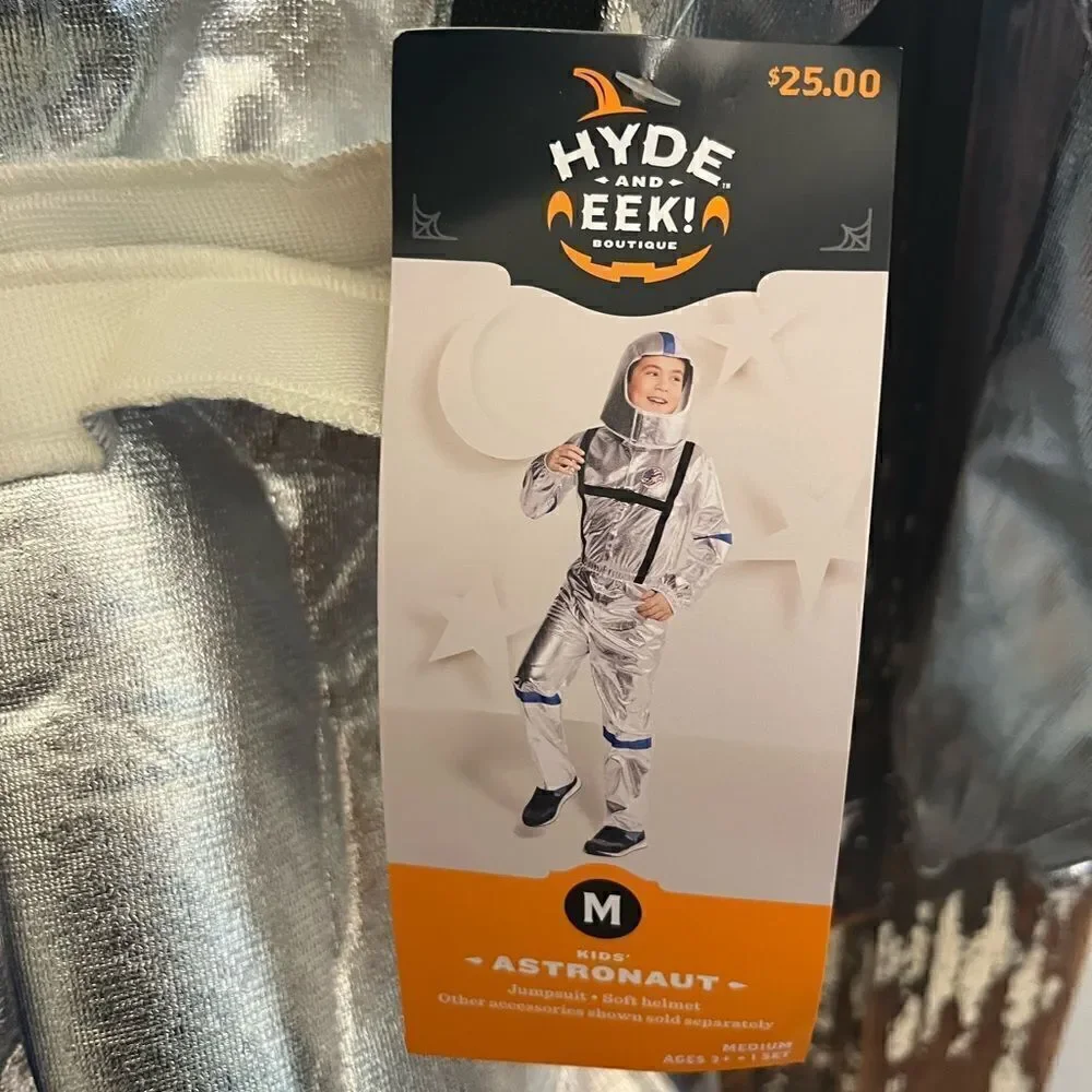 NWT Boys Astronaut Halloween Costume.  Size Medium 8-10.
